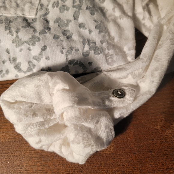 Eddie Bauer Shear Button up Top - Picture 5 of 8